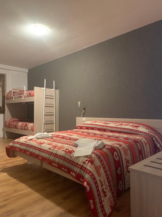 Hotel Valled'Oro Borno Luaran gambar